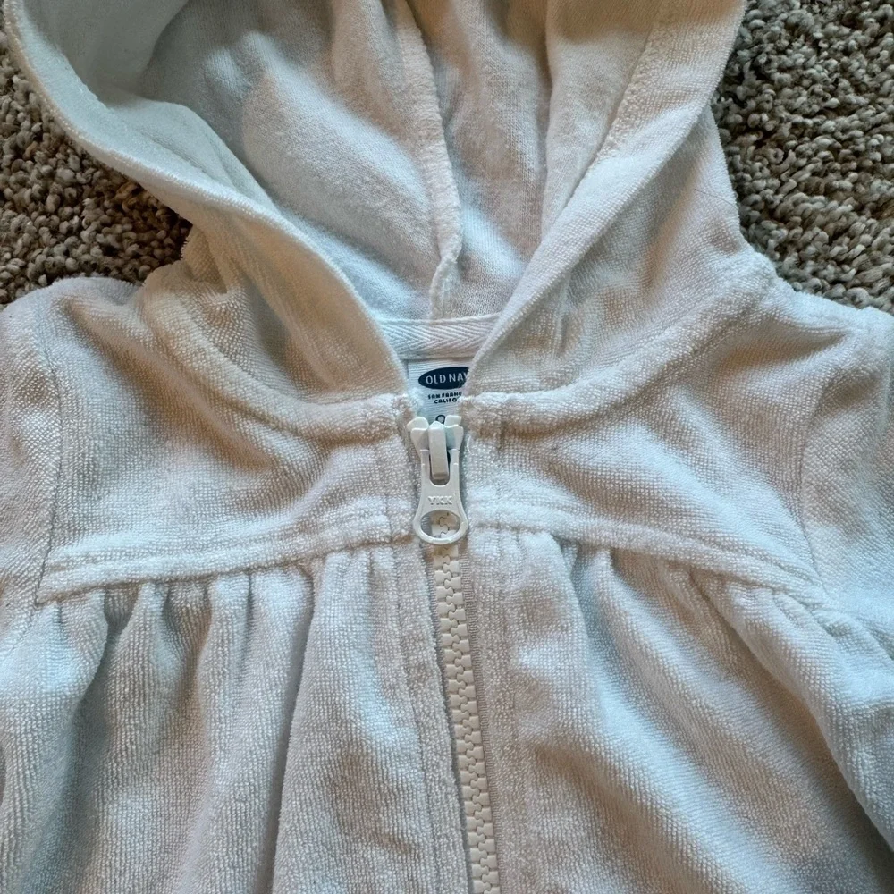 Old Navy Baby Girl swim coverup White Hooded Zip-Up Jacket Size 0-3 Months - Picture 3 of 6